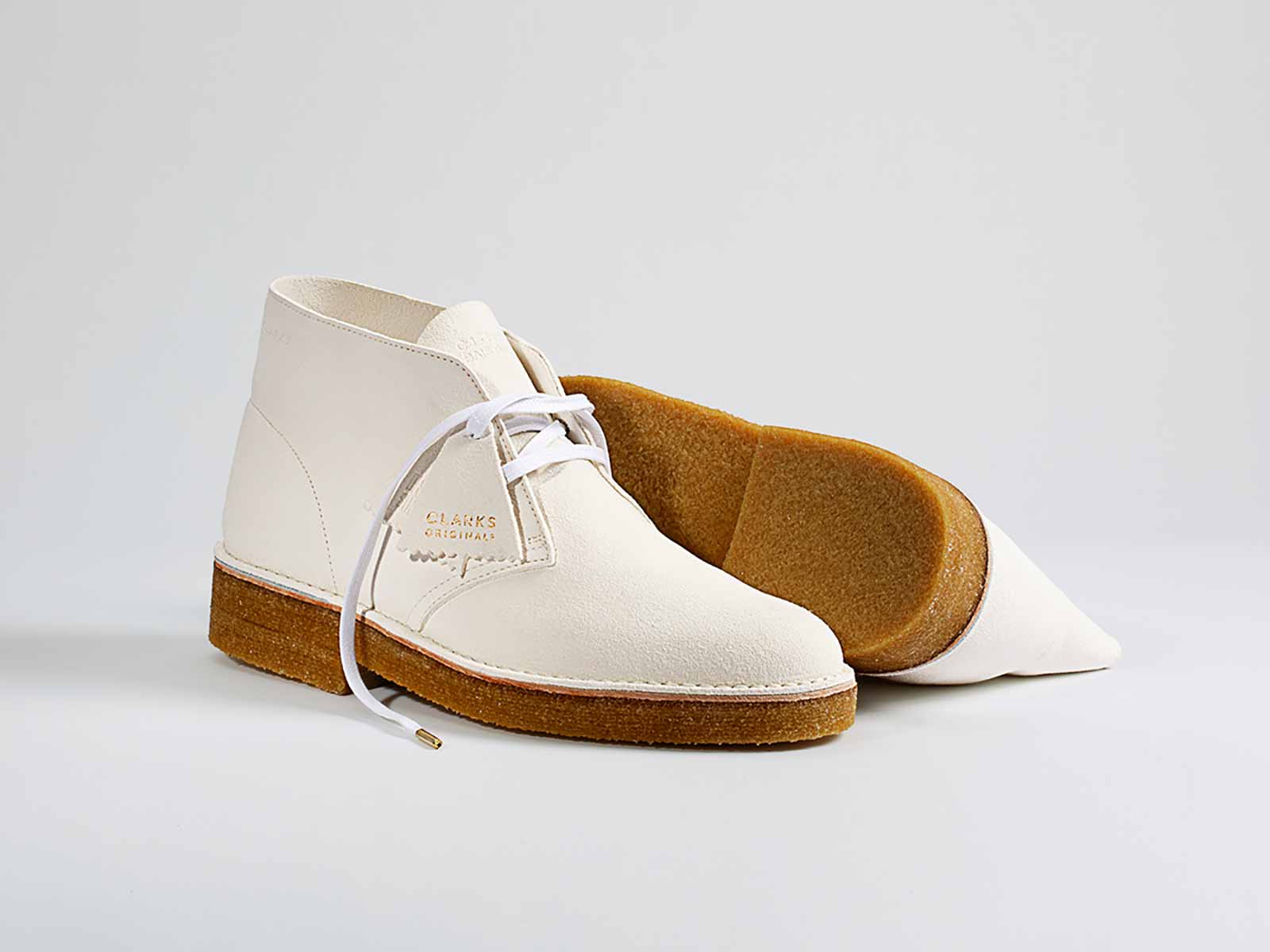 Clarks White Desert Boot - offizielles Pressefoto