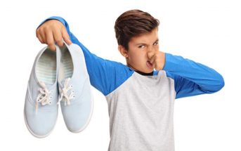 Kinder: mehrere Paar Schuhe gegen Schweißfüße Kinder: Was tun bei Schweißfüßen