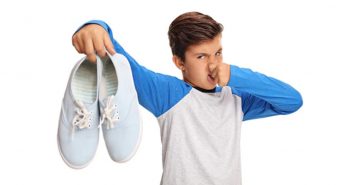 Kinder: mehrere Paar Schuhe gegen Schweißfüße Kinder: Was tun bei Schweißfüßen